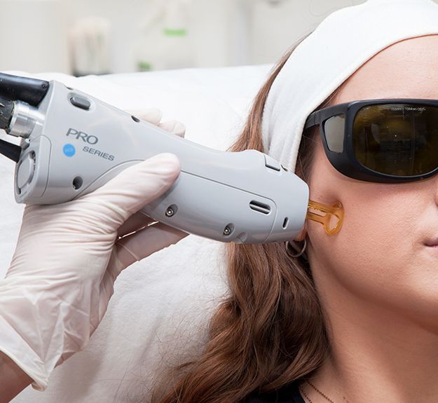 دليلك الشامل لأقوى عروض ليزر إزالة الشعر رمضان الدمام: استمتعي بنعومة تدوم مع مستشفى الرحيمي