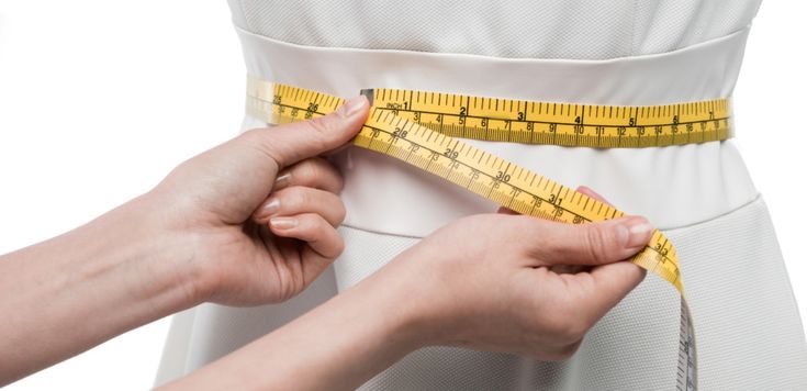 دليلكِ الشامل لعملية شفط دهون البطن وشد الترهلات في عيادة الرحيمي بالرياض