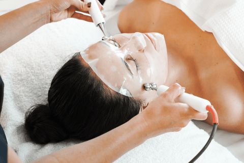 استعدي للعيد بنعومة فائقة مع أقوى عروض ليزر إزالة الشعر رمضان الأحساء بمستشفى الرحيمي